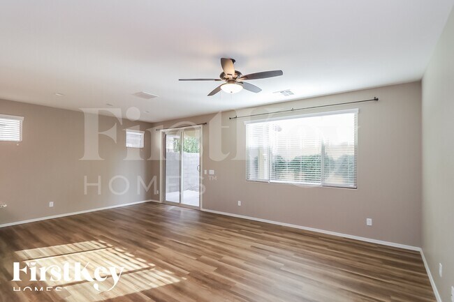 Foto del edificio - 5115 E Greenway St