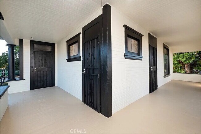 Foto del edificio - 724 W 2nd St