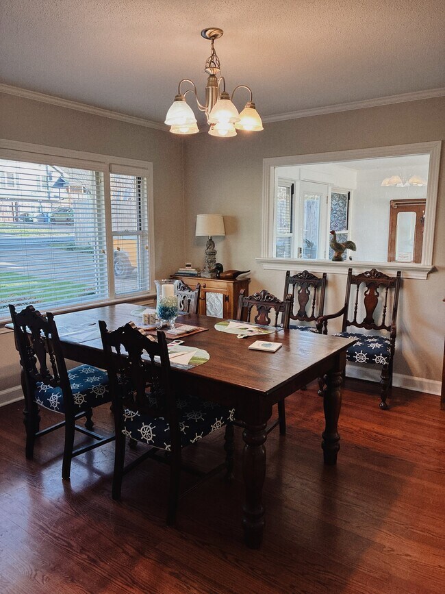 Foto del edificio - 6946 Hickory View Ln