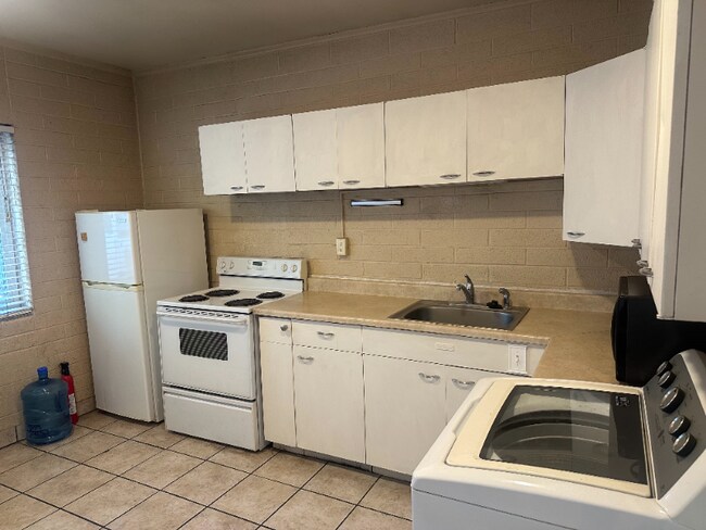 Foto del edificio - 665 S Lk St