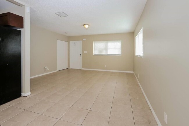 Foto del edificio - 4996 SW 4th St