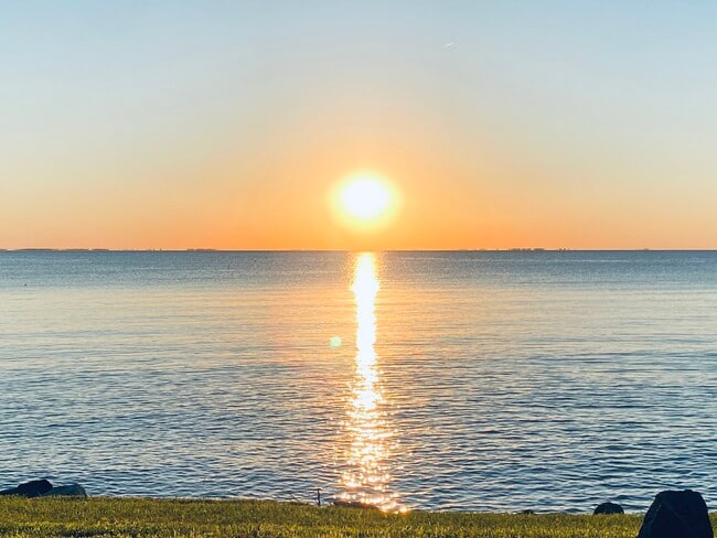 Amanecer sobre la bahía - 48725 Spring Ridge Rd