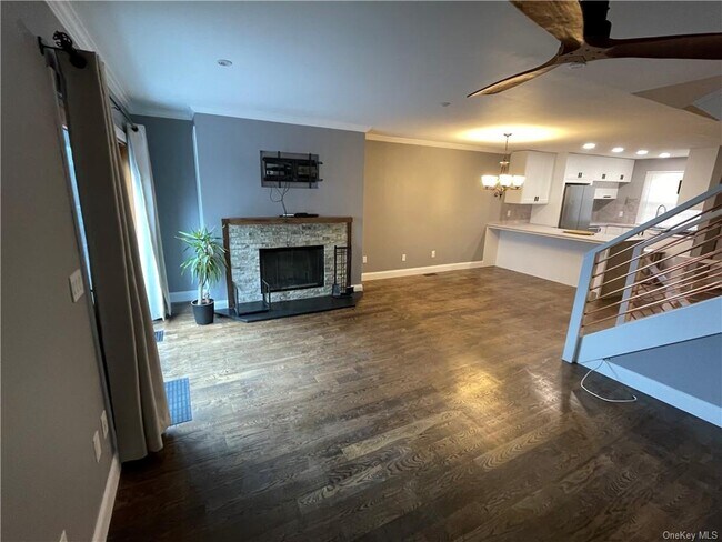 Foto del edificio - 18 Brewster Woods Dr