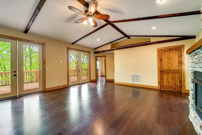 Foto del edificio - 651 Chalk Hill Rd