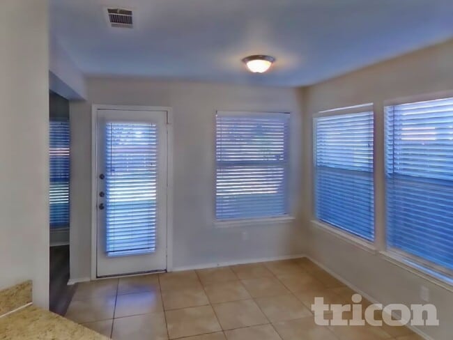 Building Photo - 1701 Pecan View Dr