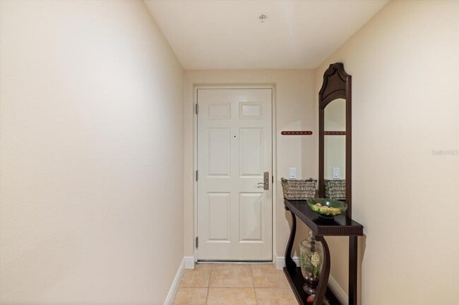 Building Photo - 800 N Tamiami Trl