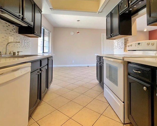 Building Photo - 4251 Sanderling Cir