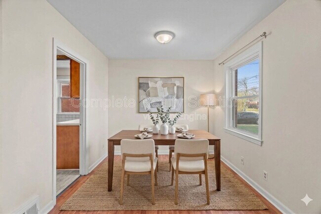 Foto del edificio - 1258 Grant Dr