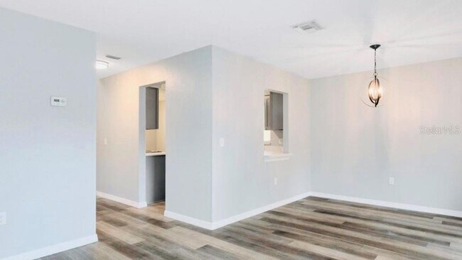 Foto del edificio - 961 Lake Ln
