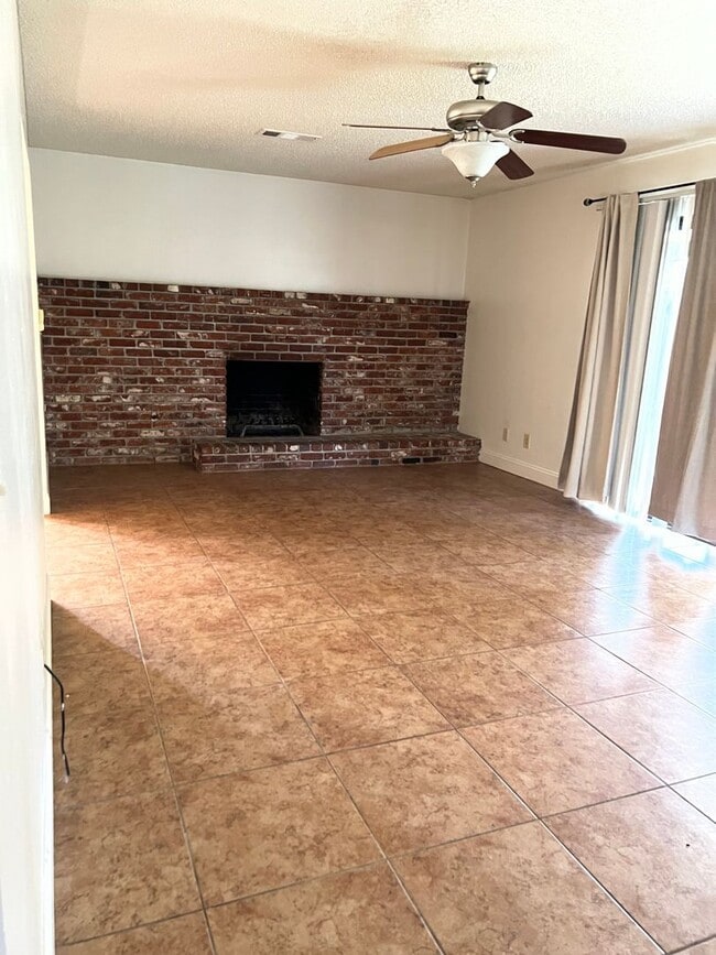 Foto del edificio - 3735 S. VERDE VISTA - 3 BEDROOM 2 BATH - S...