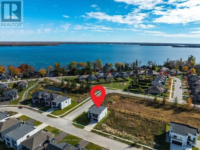 Building Photo - 3743 Sunbank Cres