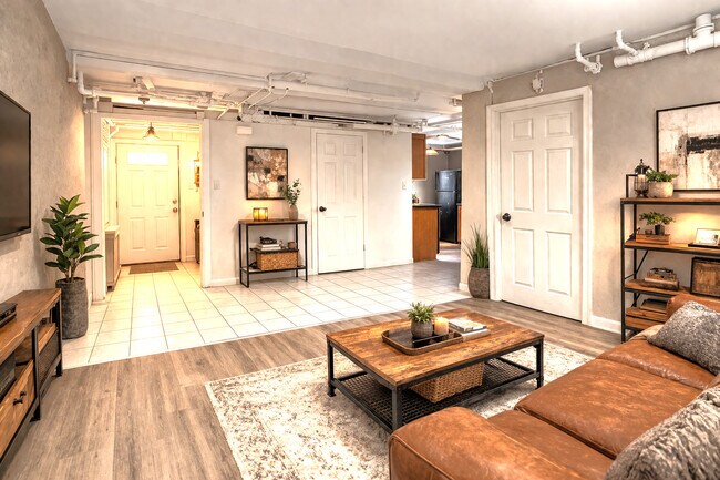 Foto del edificio - 4858 S Springfield Ave