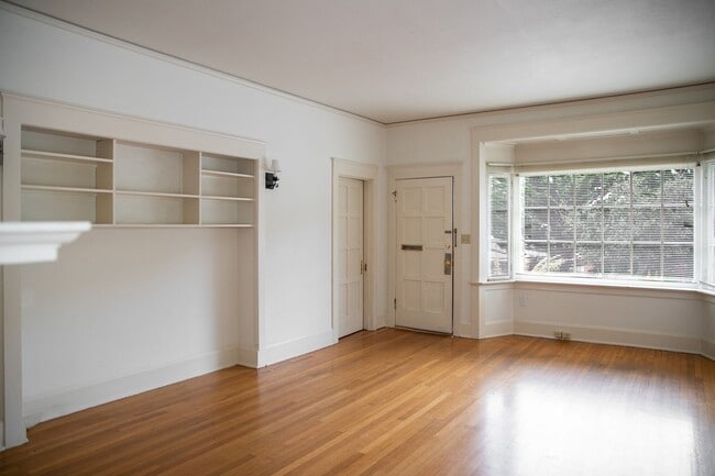 Building Photo - Classic Pacific Grove Duplex - Available D...