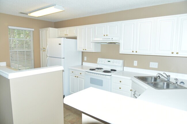 Foto del edificio - Charming 3BR Home in North Charlotte Near I-485 & Concord Mills