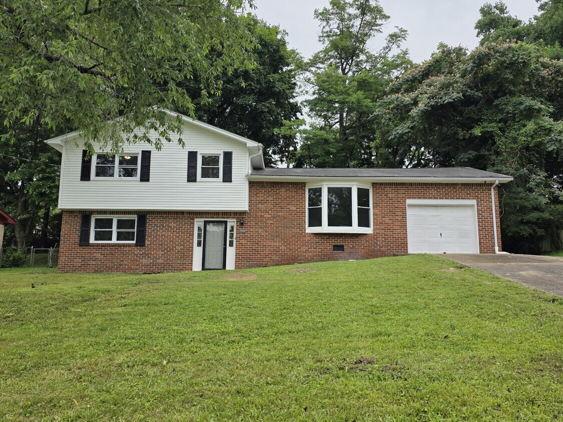 Foto principal - 2809 Brett Rd NW