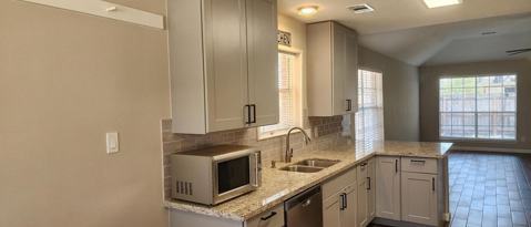Foto del edificio - 8307 Holmwood Dr