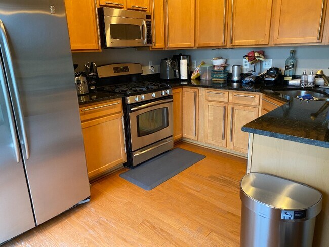 Foto del edificio - 4469B Beacon Grove Cir