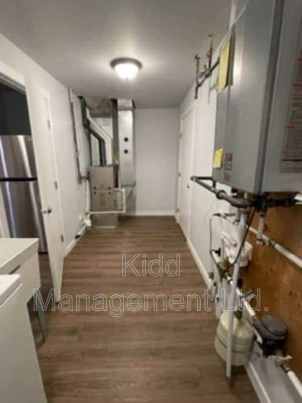 Building Photo - 6285-B-6285 Monterey Rd W