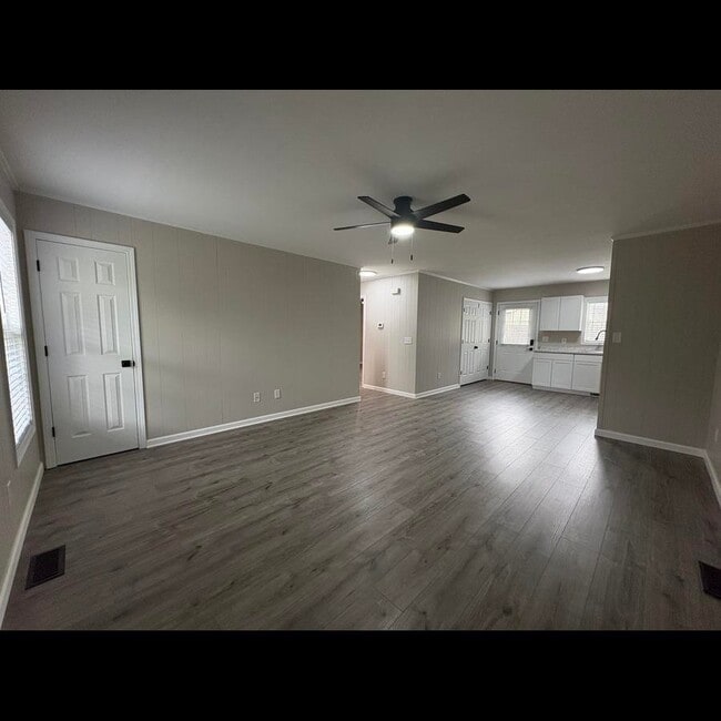 Foto del edificio - 5508 Wrenn Dr