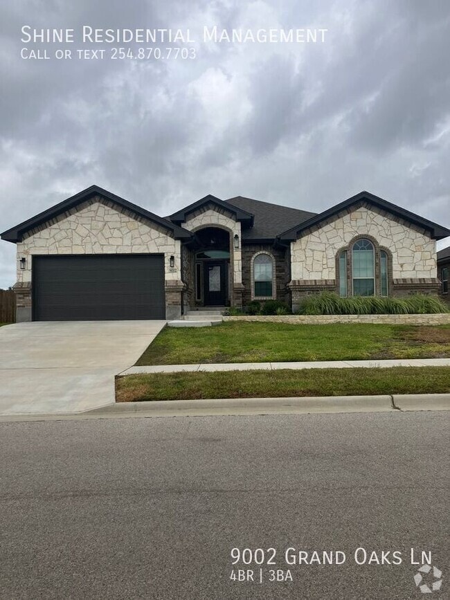 Building Photo - 9002 Grand Oaks Ln