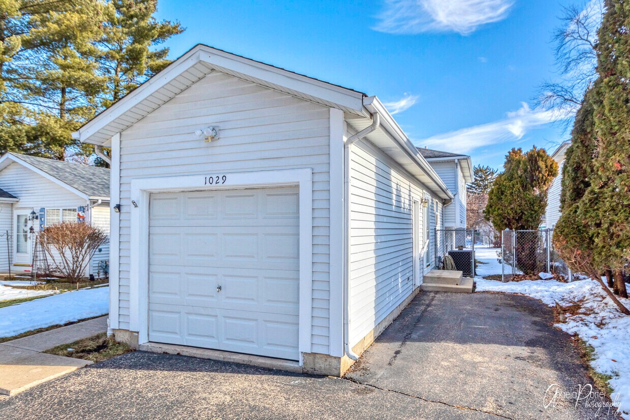 Primary Photo - 1029 Kenilworth St