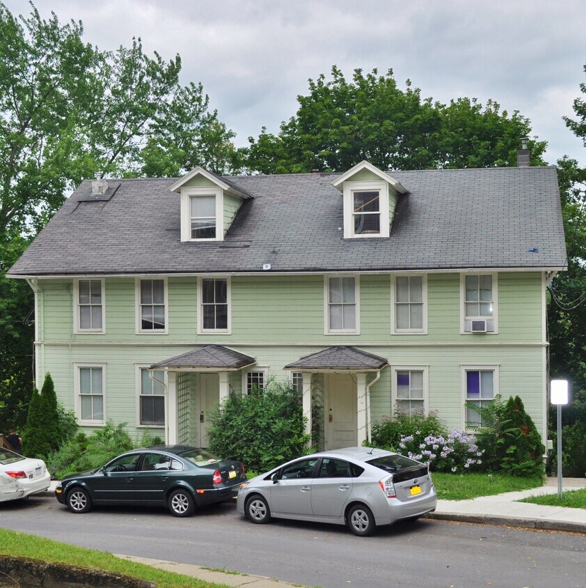 Primary Photo - 110 Highland Pl