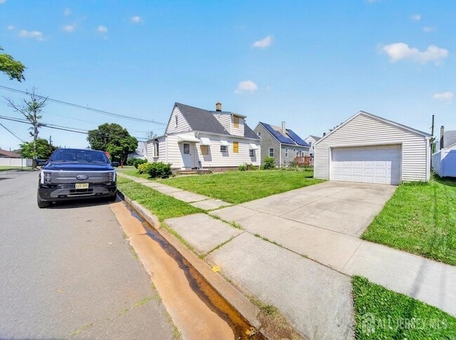 Photo - 125 E Cherry St House