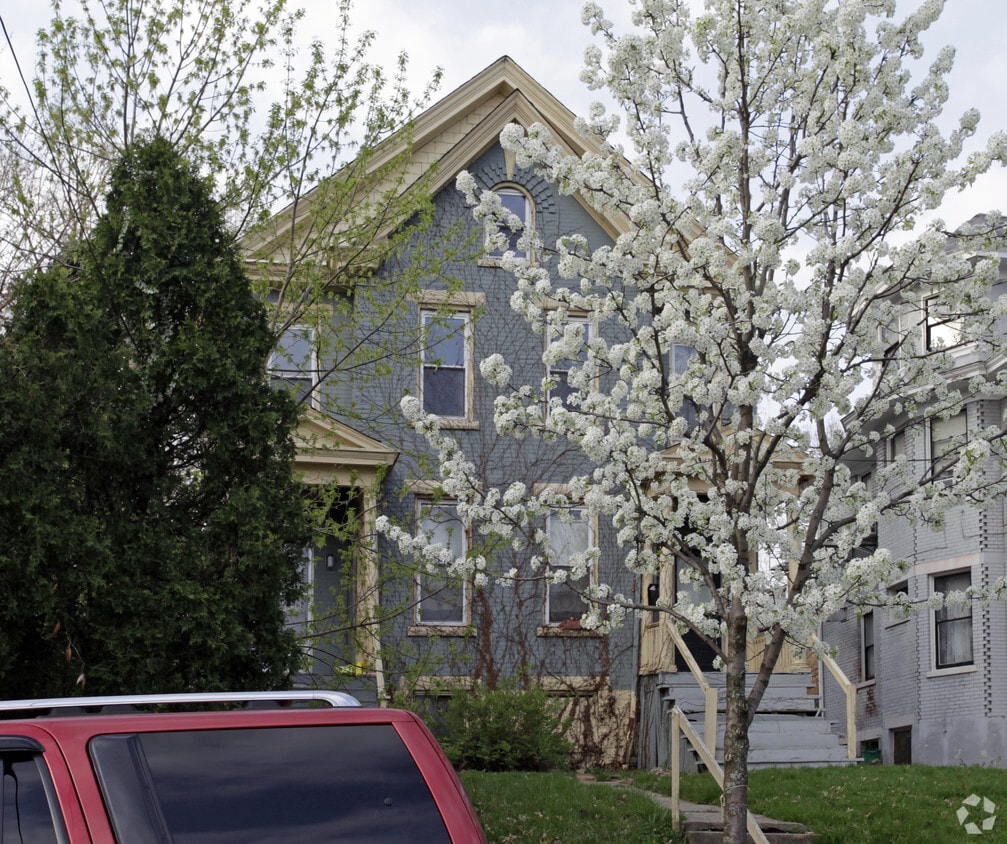 225 Hearne Ave, Cincinnati, OH 45229 Apartments in Cincinnati, OH