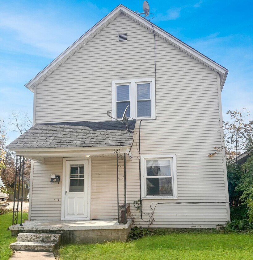 Foto principal - 623-625 Lane Ave NW