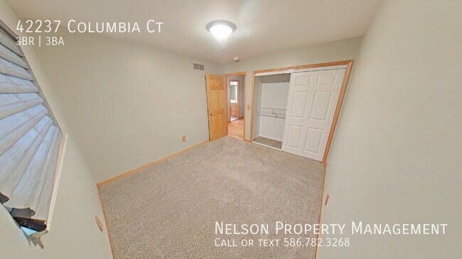 Foto del edificio - 42237 Columbia Ct