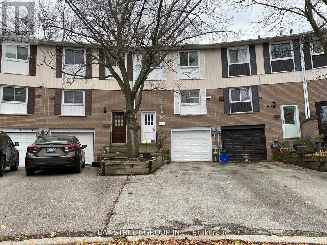 Photo principale - 100 Oakdale Dr