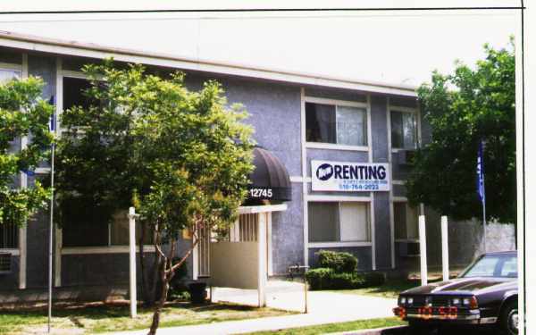 Building Photo - 12745 Vanowen St