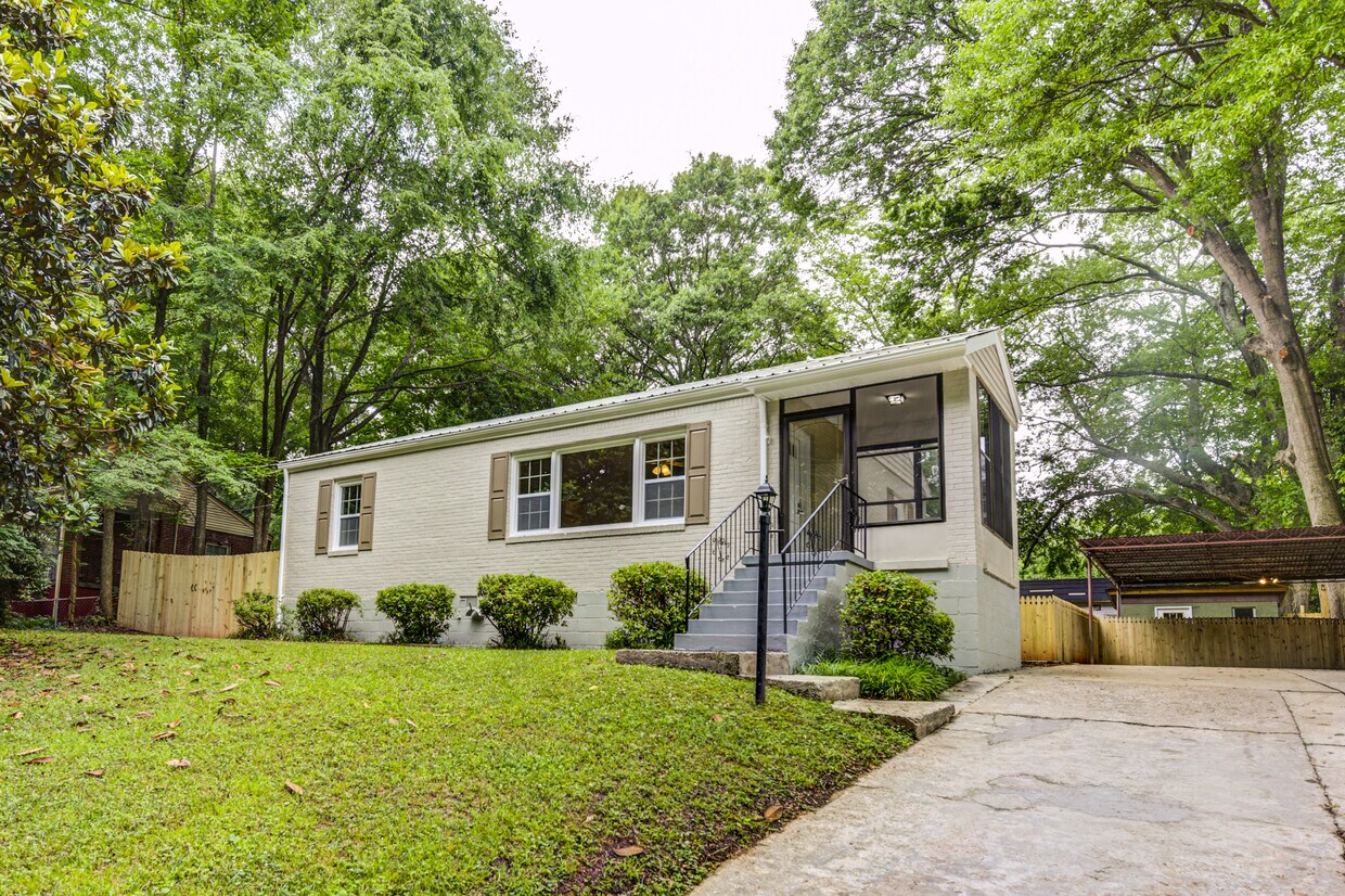 Primary Photo - 680 Medlock Rd