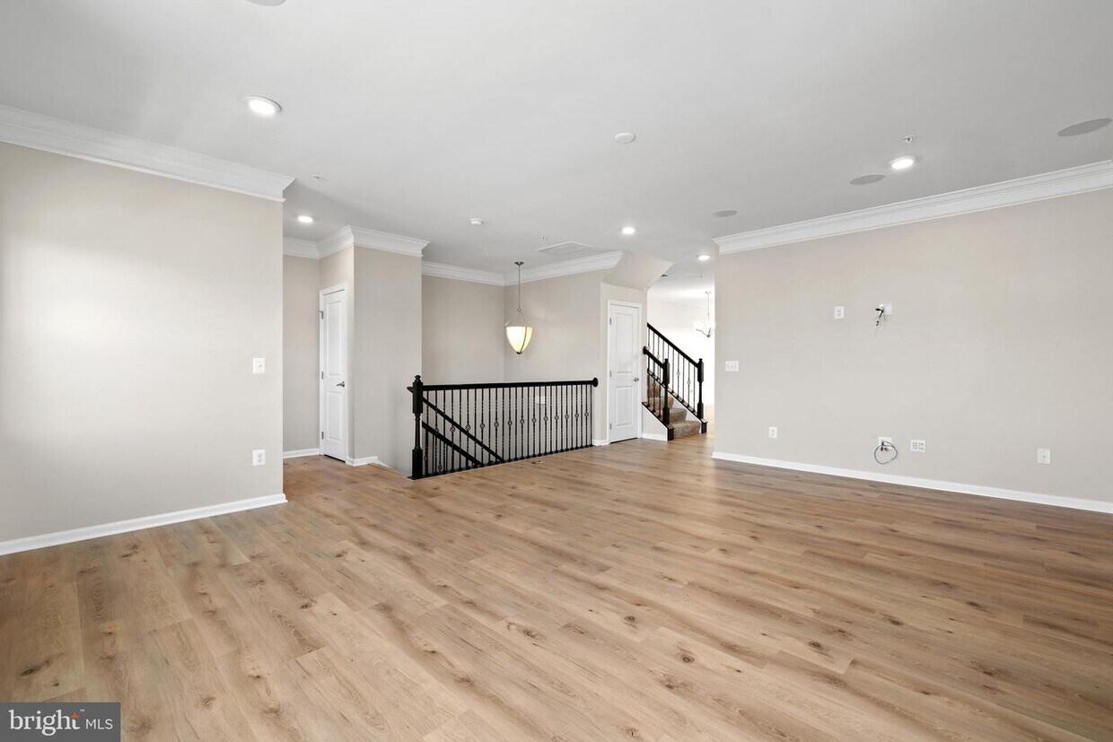 Primary Photo - 13635 Rockingham Ln