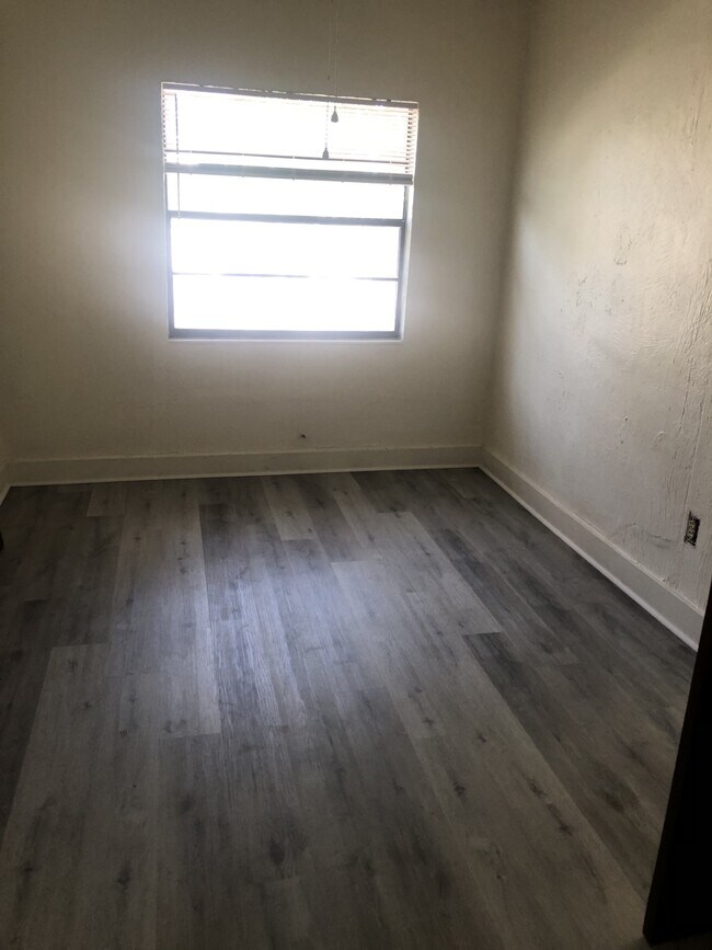 Dormitorio - 14343 Walsingham Rd