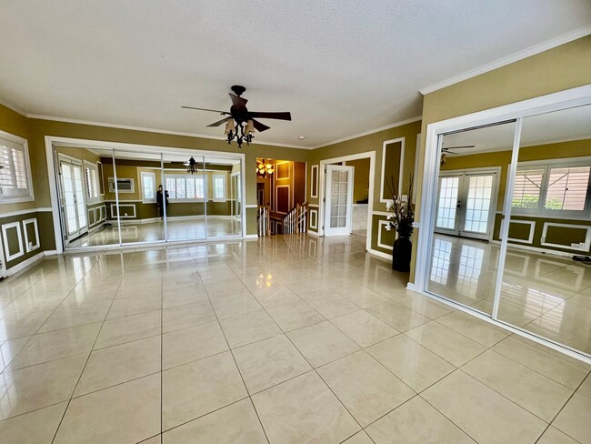 Foto del edificio - Available now | A 4 Bedroom, 2 Bathroom Si...