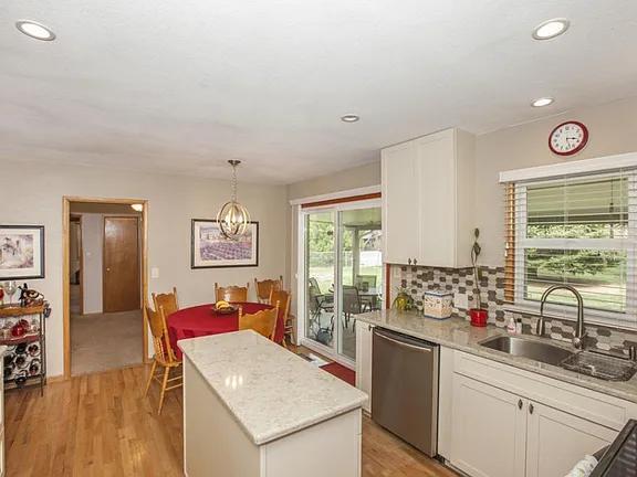 Foto del edificio - 1020 Meadowbrook Dr