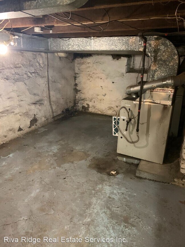 Building Photo - 1 br, 1 bath House - 5105 1/2 Lytle St.