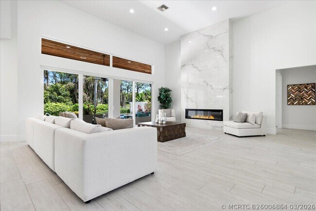 Foto del edificio - 2313 Golf Brook Dr