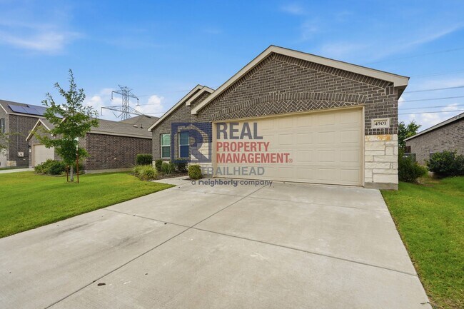 Building Photo - Modern 4-Bedroom Home in Newberry Point