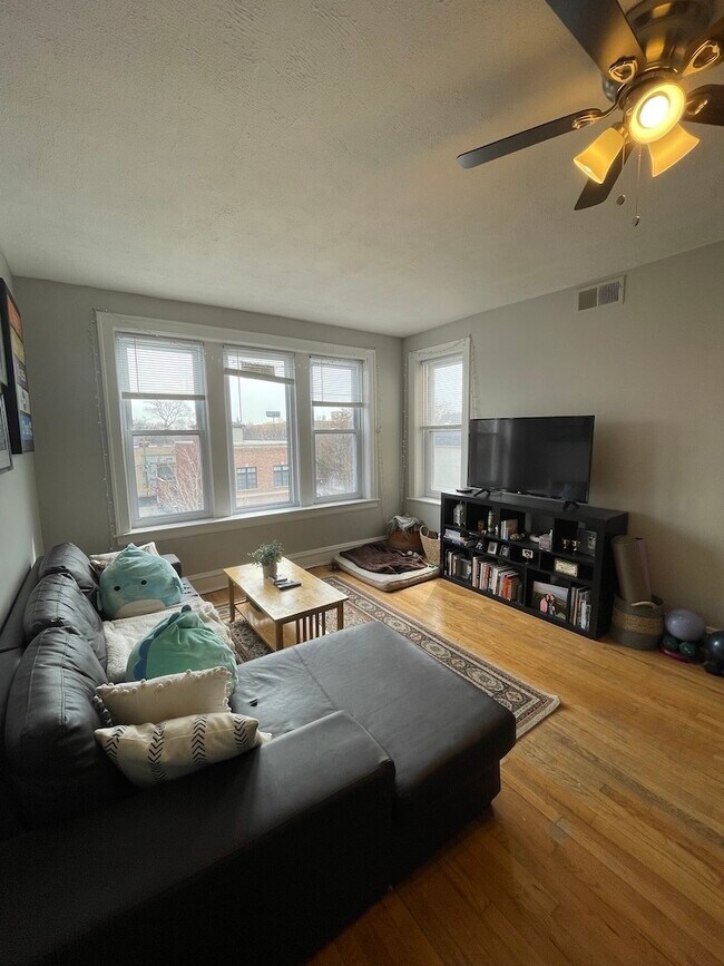 Foto del edificio - 2502 N Rockwell St
