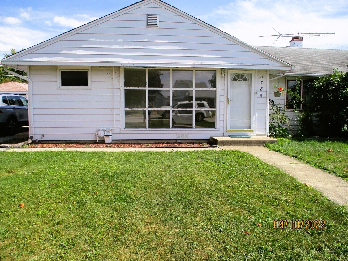 Foto principal - 8785 S Corcoran Rd