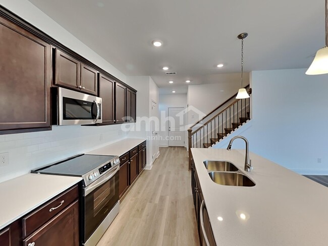 Building Photo - 243 Marin Dr