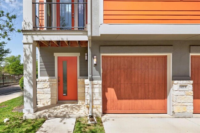Building Photo - 1420 Lorraine Loop