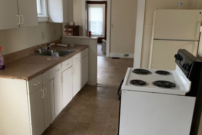 Photo - 112 State St Apartments