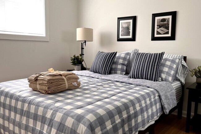 Foto del edificio - 475 E Merrill Ave