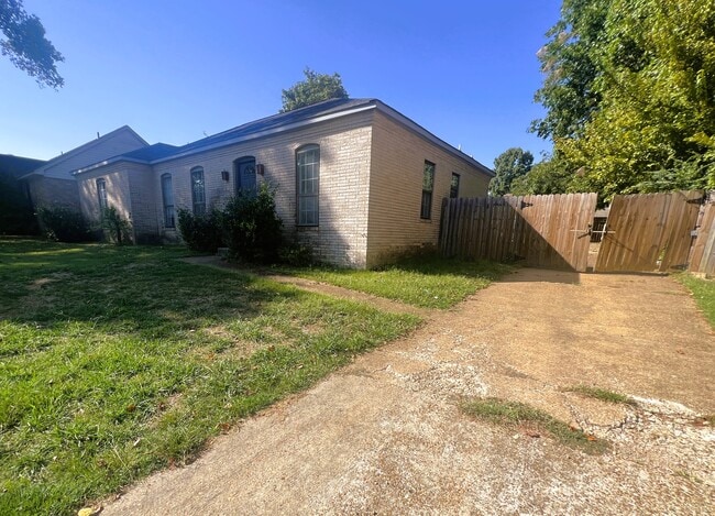 Building Photo - 5300 Steuben Dr