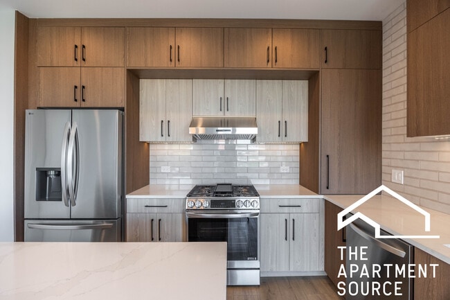 Building Photo - 2355 W Flournoy St