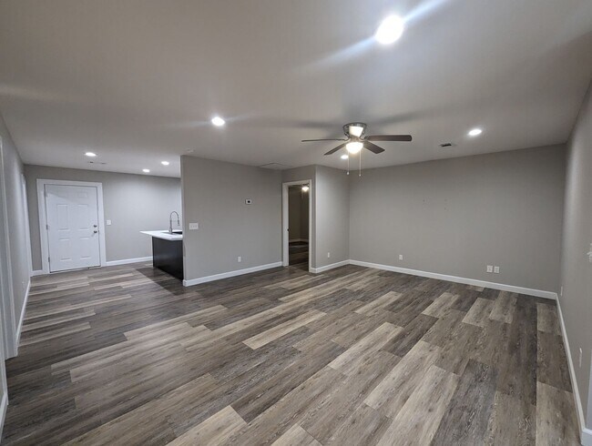 Foto del edificio - 3 Bedroom/2 Bathroom House • Southside