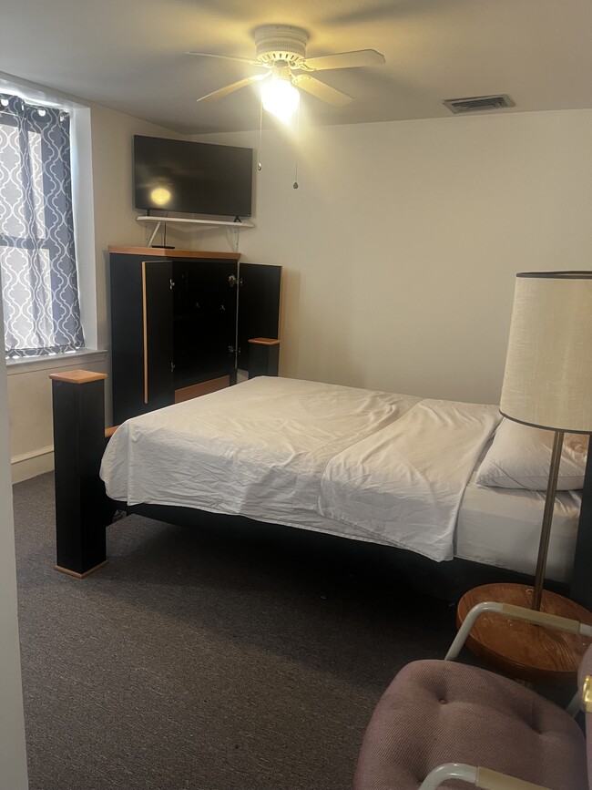 Building Photo - 1401 Beech Ave